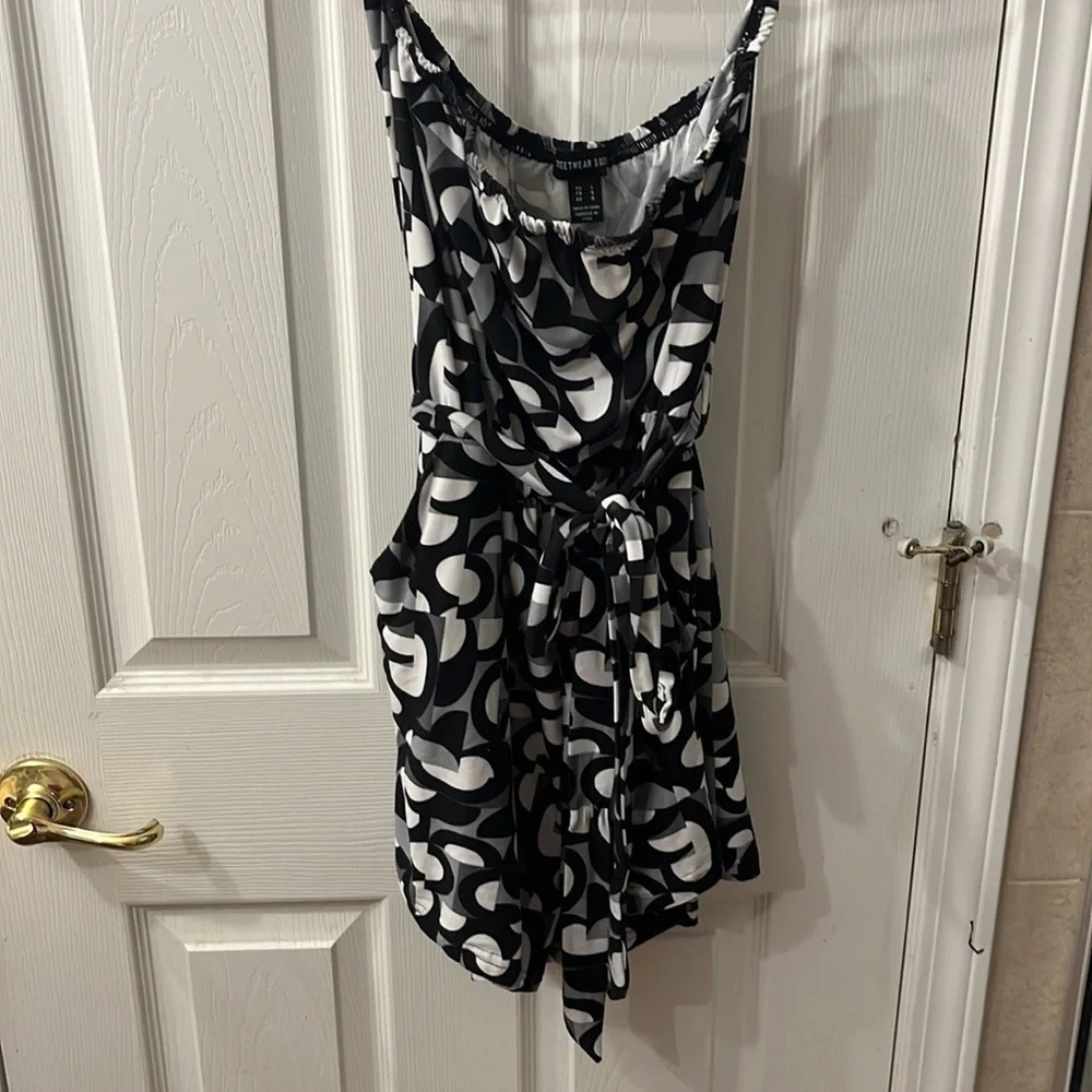 Romper - Picture 3 of 3